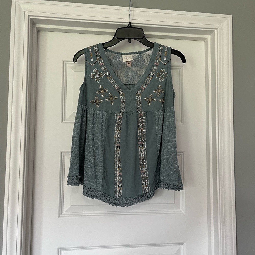 Knox Rose Blue Embroidered Sleeveless Top Light Blue Floral XS